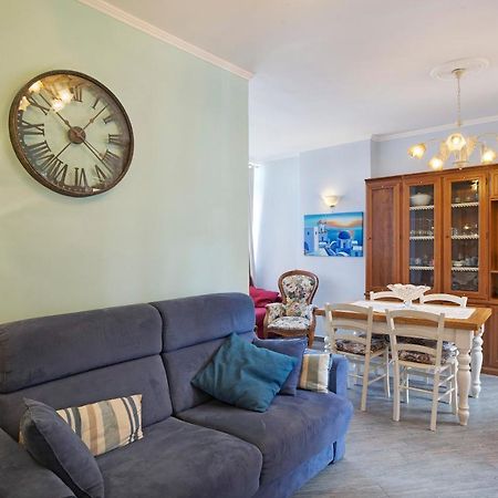 Casa Laura Elena Lägenhet San Bartolomeo Al Mare Exteriör bild