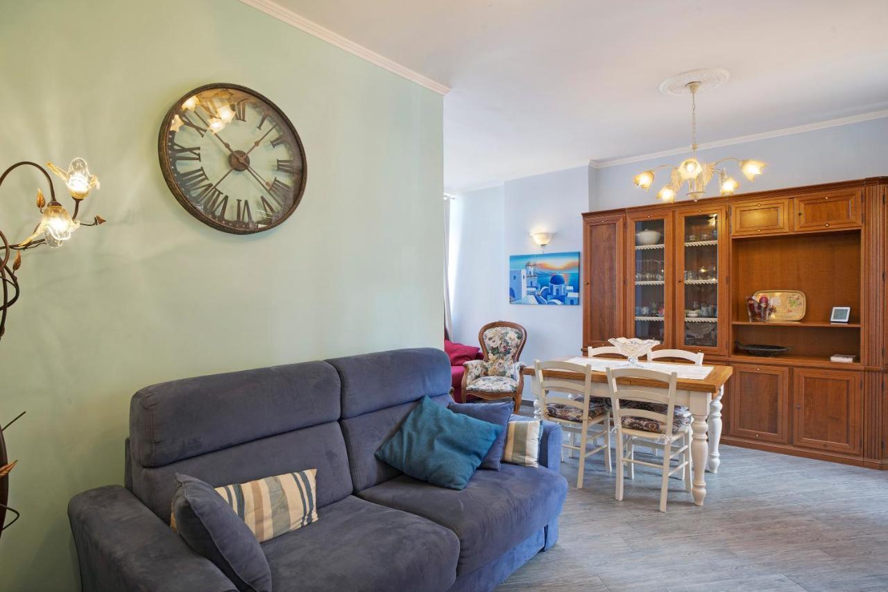 Casa Laura Elena Lägenhet San Bartolomeo Al Mare Exteriör bild