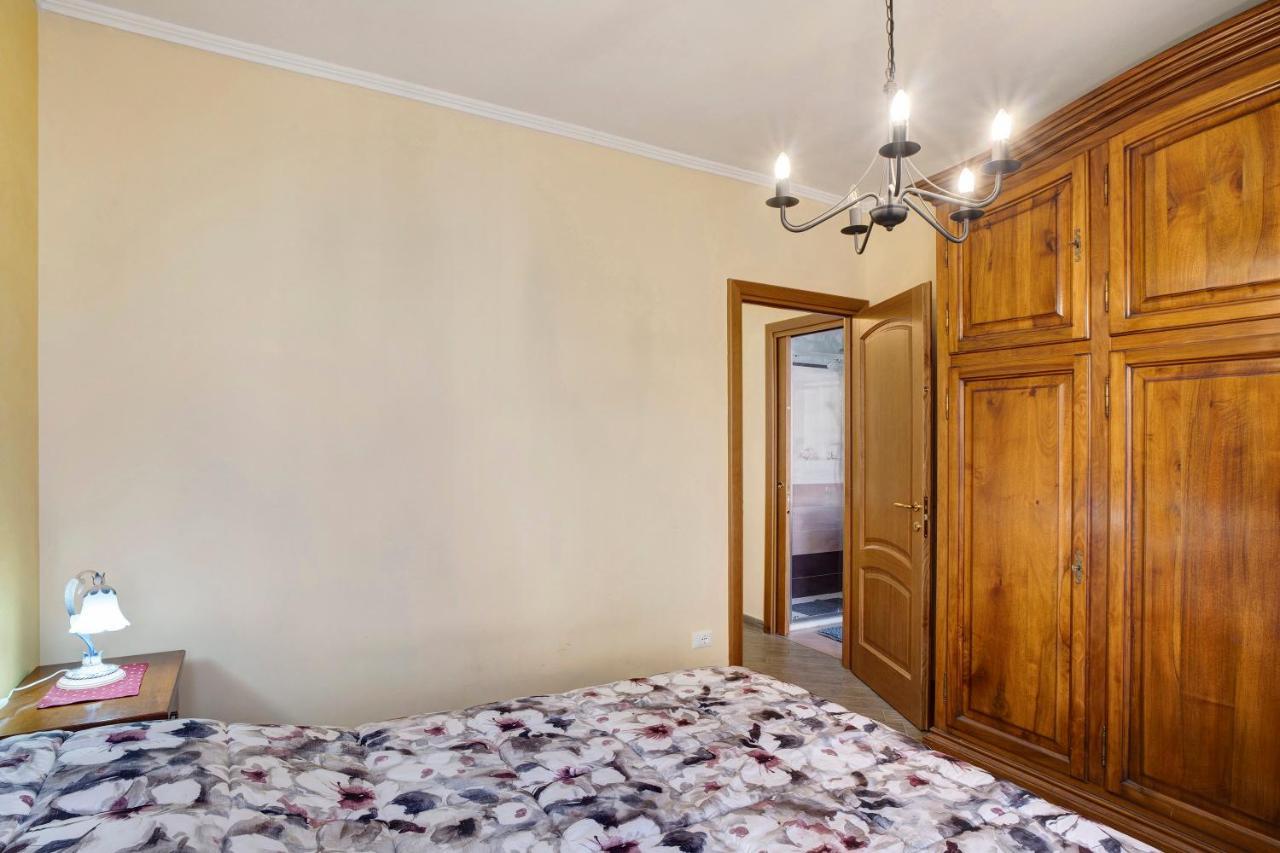Casa Laura Elena Lägenhet San Bartolomeo Al Mare Exteriör bild