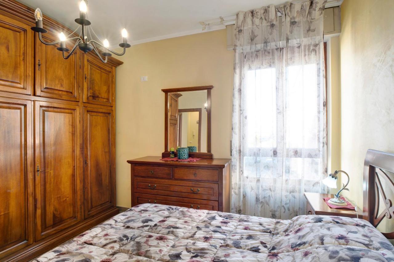 Casa Laura Elena Lägenhet San Bartolomeo Al Mare Exteriör bild